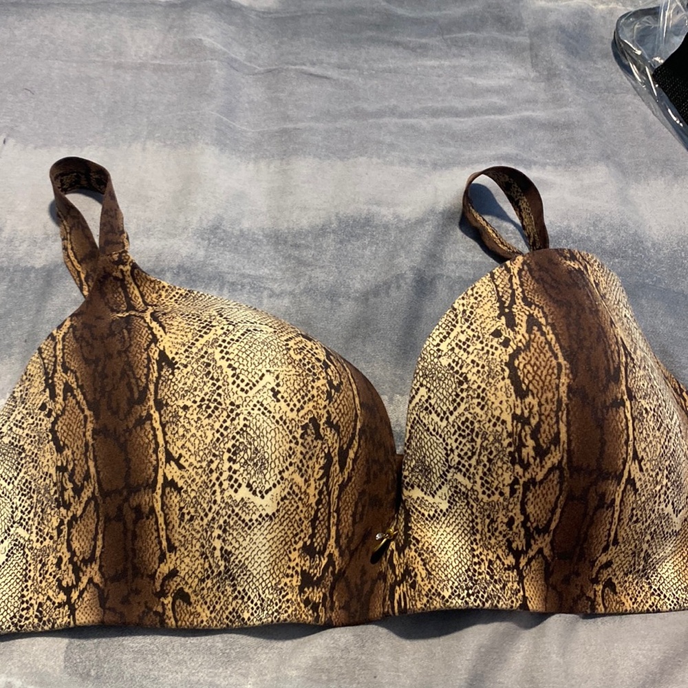 Wonder bra snakeskin print bra